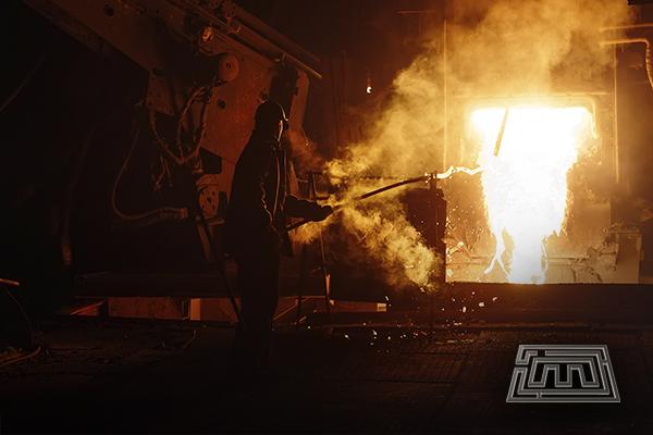 Carburação em Ambientes Redutores: Como as Ligas Certas Prolongam a Vida de Dispositivos Térmicos